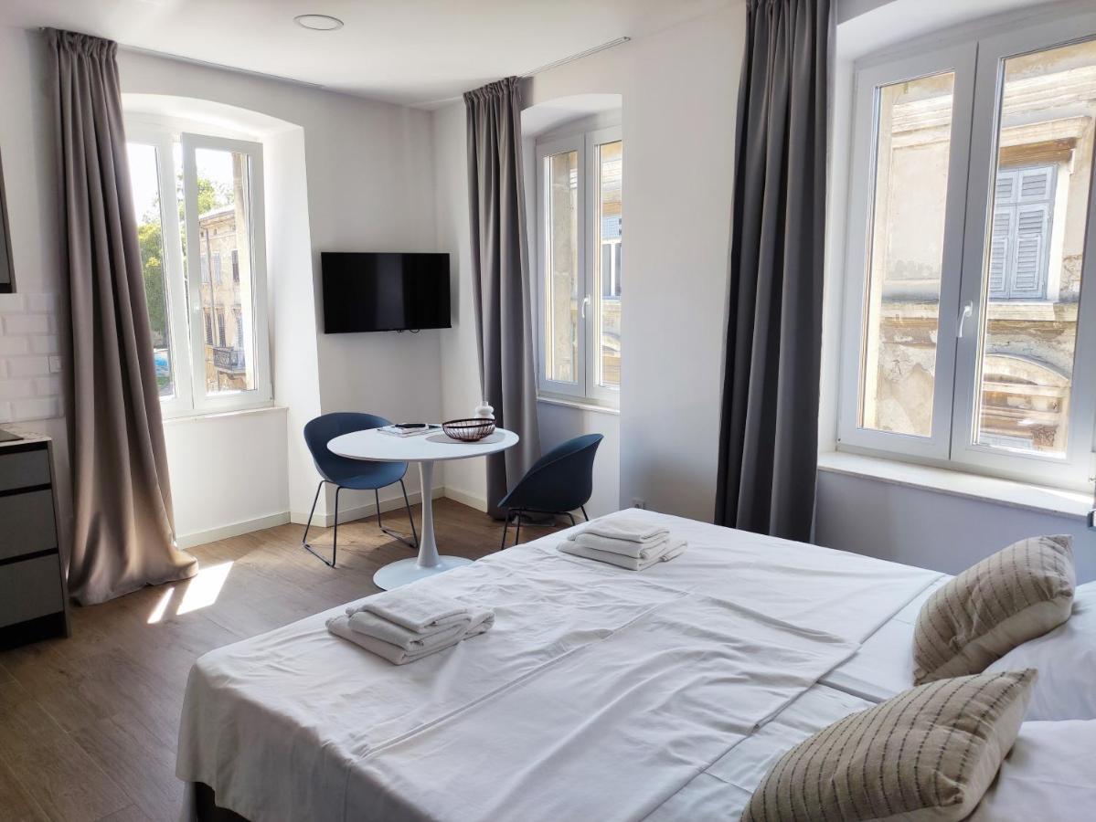 Nik Studio Apartments PUY Exterior foto